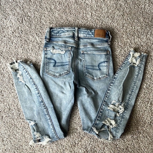 High Waisted Distressed Jeans - Picture 3 of 5